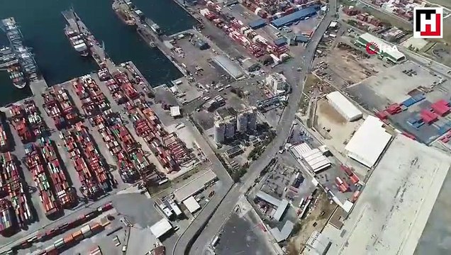 Leyleklerin gökyüzündeki dansı görsel şölen sundu
