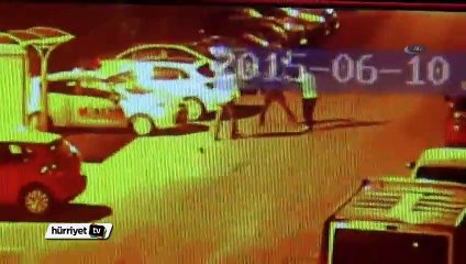 Gece yarısı drift atan sürücüye mahalleliden meydan dayağı!