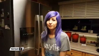 Bu kızın saçı ne renk?