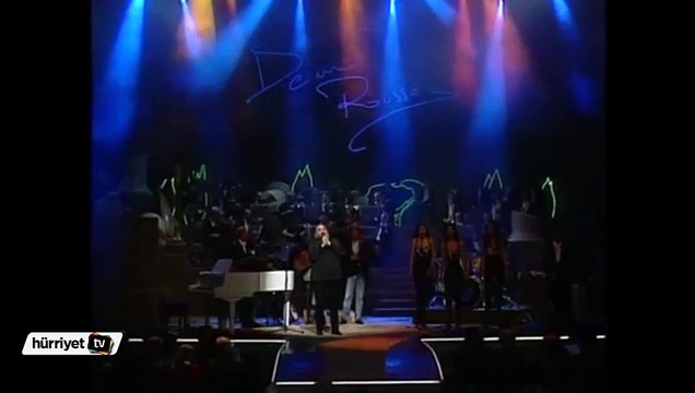 Yunan şarkıcı Demis Roussos hayatını kaybetti