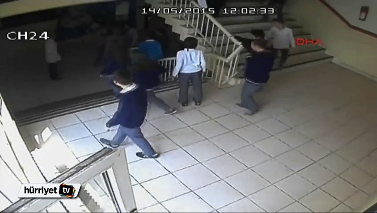 Kadın veliden kadın öğretmene dayak