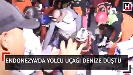 Endonezya’da yolcu uçağı denize düştü
