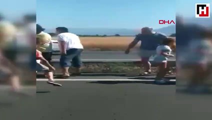 Denizli'de turistleri taşıyan tur otobüsü devrildi