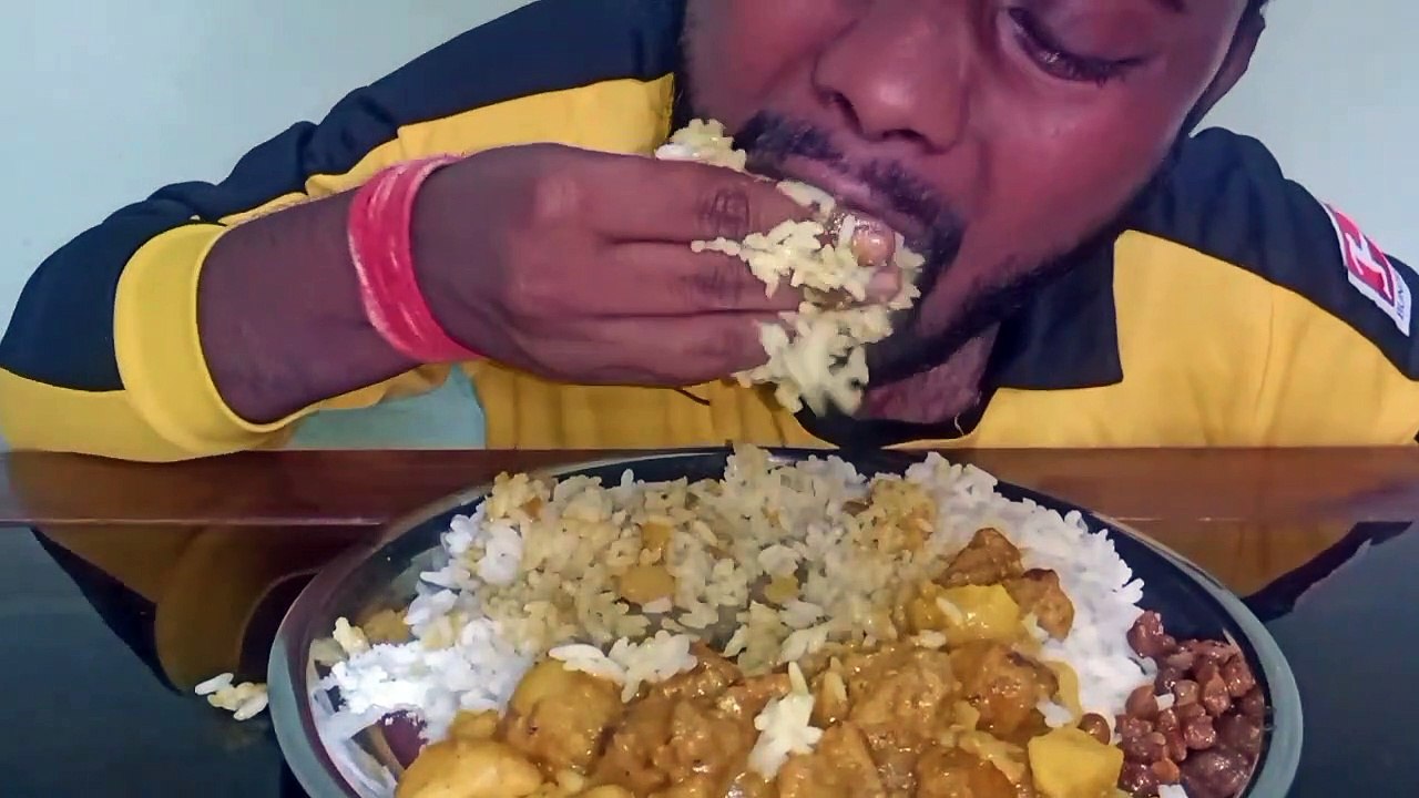 Desi eating asmr allu soyabin and white rice