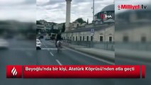Atatürk Köprüsü'nden atla geçti