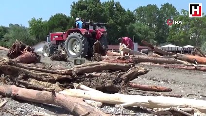 Sel nedeniyle Akçakoca’da denize girmek yasaklandı