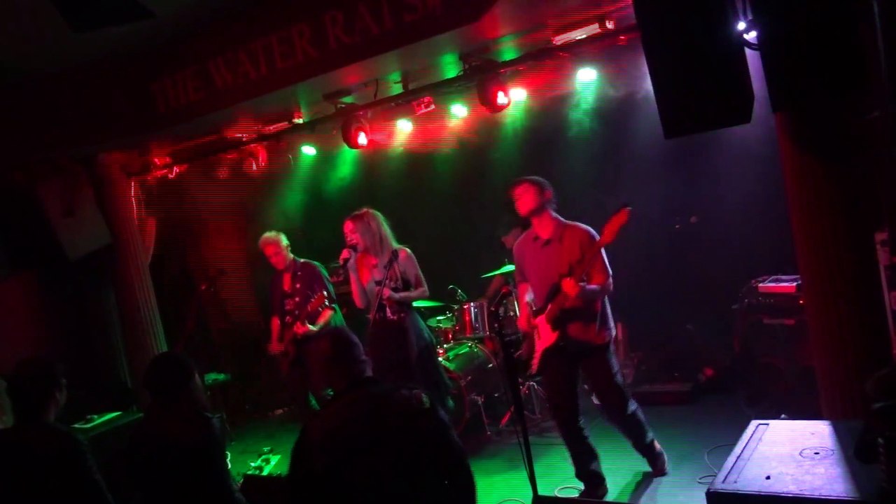 HEALTHY JUNKIES Water Rats, London, 2022.