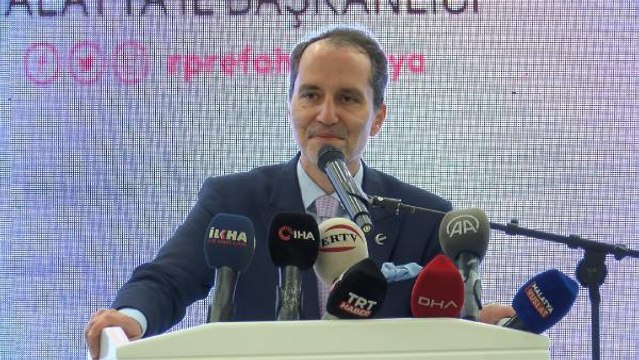 Yeniden Refah Partisi Genel Başkanı Erbakan, partisinin il kongresine katıldı