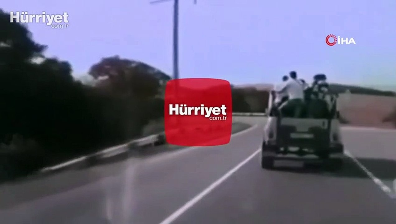 Rusya'da arazi aracı devrildi, turistler yol kenarına savruldu