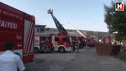 Tuzla’da bir market zincirinin deposunda korkutan yangın