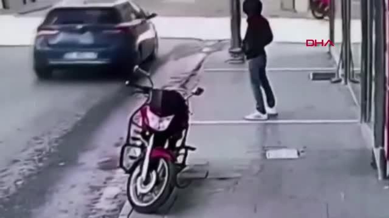 HATAY'DA MUHTARIN MOTOSİKLETİNİ ÇALAN HIRSIZ YAKALANDI