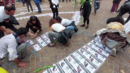 Iran: Torino, manifestazione di solidarieta' al grido di "Donna, vita e liberta'"