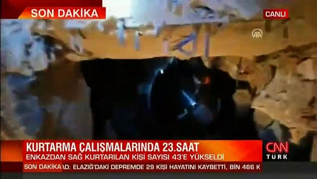 23. saatte enkazdan mucize çıktı! Anne kucağında çocuğuyla kurtarıldı