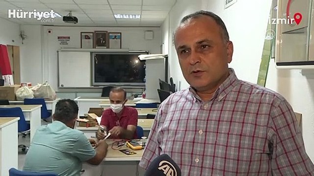 Öğretmenler kendini dezenfekte eden akıllı kapı kolu tasarladı