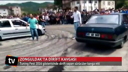 Dirift yapan sürücülerin sopalı kavgası