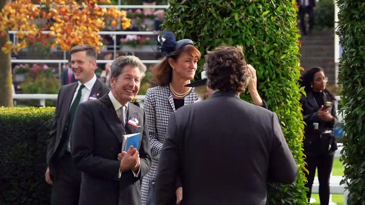 Queen Consort almost loses her hat at Ascot Rac...