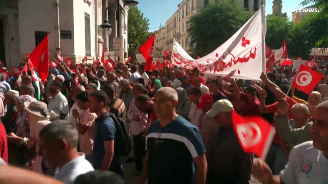 Keine Zukunft : Tausende protestieren in Tunis gegen Präsident und Wirtschaftskrise
