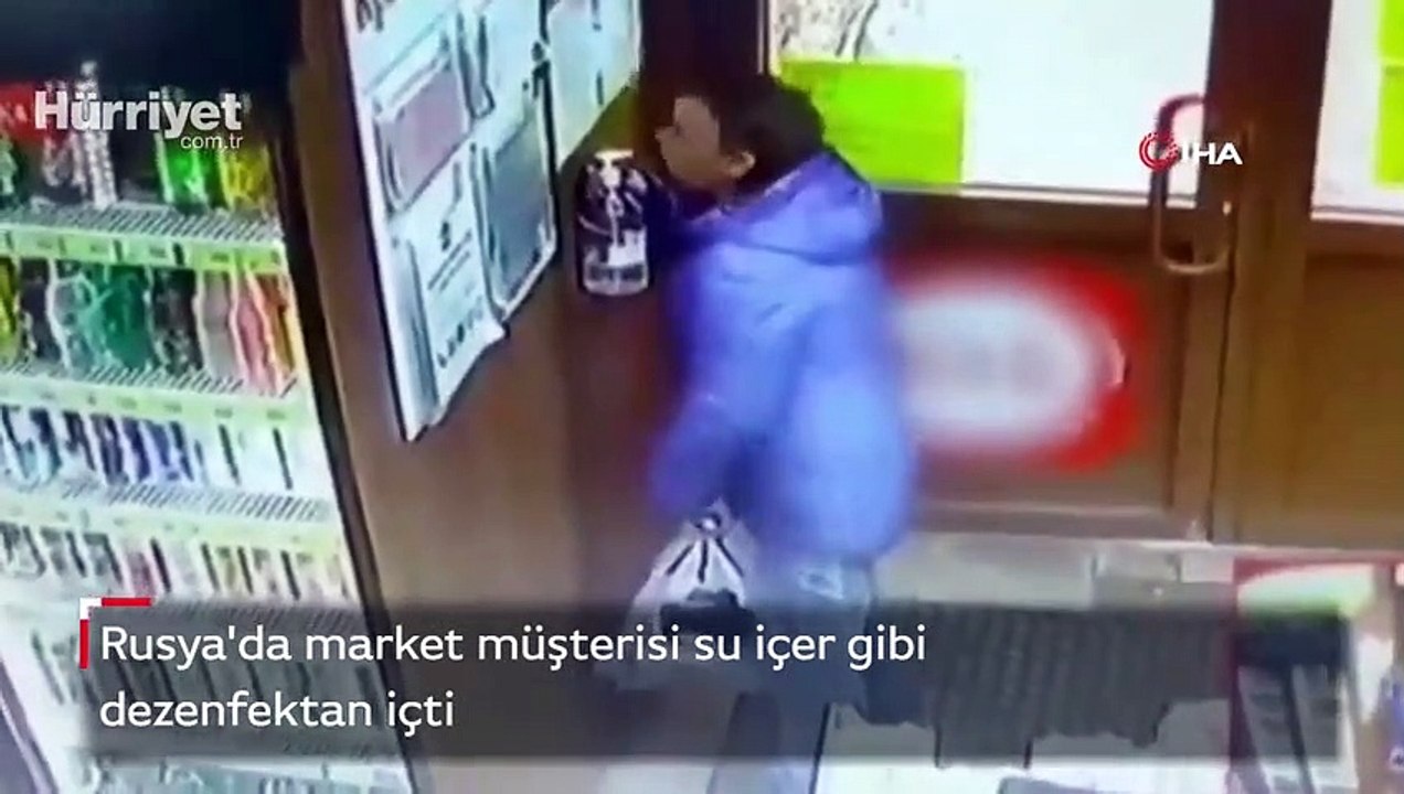 İlginç görüntü! Market müşterisi su içer gibi dezenfektan içti
