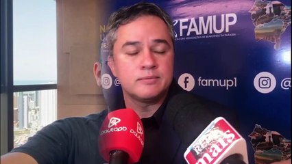 Deputada estadual Pollyanna Dutra se encontra com Lula durante ato em Recife