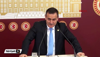 İhsan Özkes'in dil sürçmesi hem kendisini hem de gazetecileri güldürdü