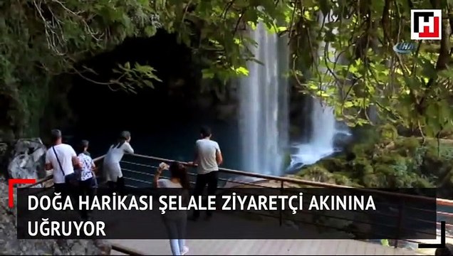 Doğa harikası şelale ziyaretçi akınına uğruyor