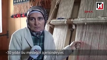 100 yıllık kilim dokuma tezgahı ile mesleğini yaşatıyor