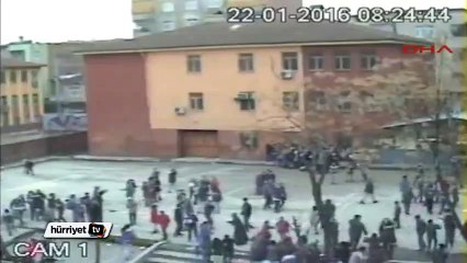 Diyarbakır okulda yaşanan patlama güvenlik kameralarına yansıdı