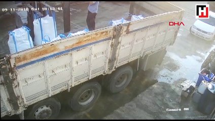 Polis kılığında TIR'ın önünü kesip, 5 milyon TL'lik madeni çaldılar