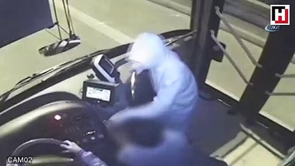 Otobüs kaçıran dört küçük kafadar kamerada