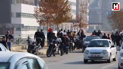 Düğün konvoyundaki silahı almaya çalışan polise saldırı