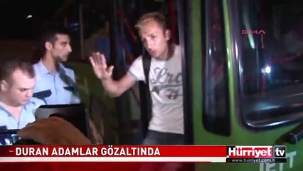TAKSİM MEYDANI'NDA SABİT DURAN "DURAN ADAM" PROTESTOSU YAPANLARI POLİS GÖZALTINA ALDI