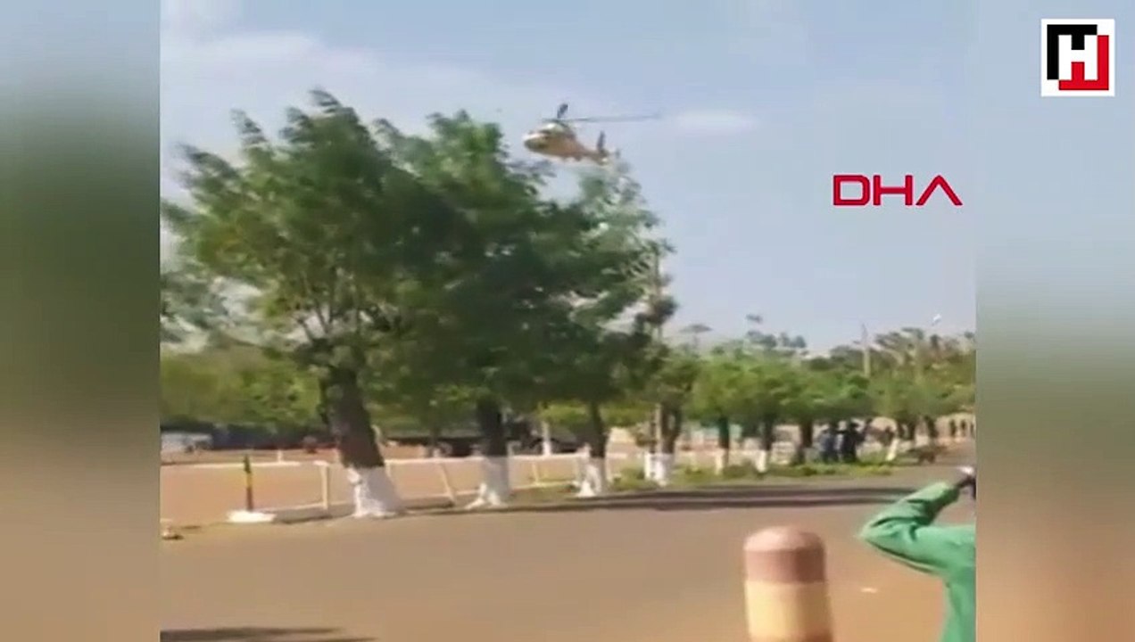 Helikopter kutlama alanına inerken yere böyle çakıldı