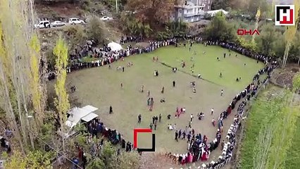Irak sınırındaki düğün halayı, drone ile görüntülenebildi