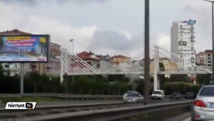 Trafiğe yakalanmamak için geri geri giden araçlar