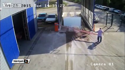 Motosikletle yere böyle çakıldılar