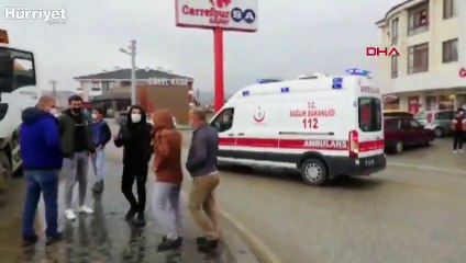 Düzce'de kavşakta kaza: 3 yaralı