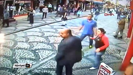 Sokak ortasında "telefon" kavgası