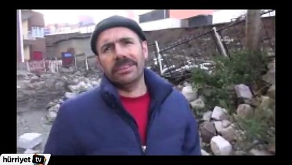 Yozgat'ta sitenin istinat duvarı park halindeki araçların üzerine çöktü