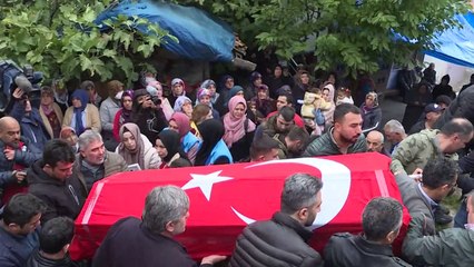 "Tellement jeunes": un village turc endeuillé pleure les mineurs d'Amasra