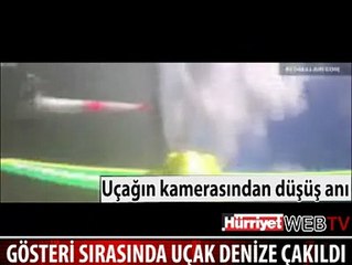 GÖSTERİ SIRASINDA DENİZE ÇAKILDI