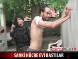 POLİS SANKİ YABANCI ÜLKEYİ BASTI