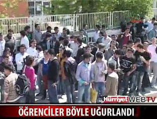 ASKERE GİDER GİBİ SINAVA GİTTİLER