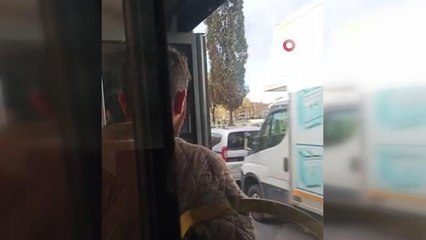 Son dakika haber: Sultangazi'de İETT otobüsünde tehlikeli yolculuk kamerada