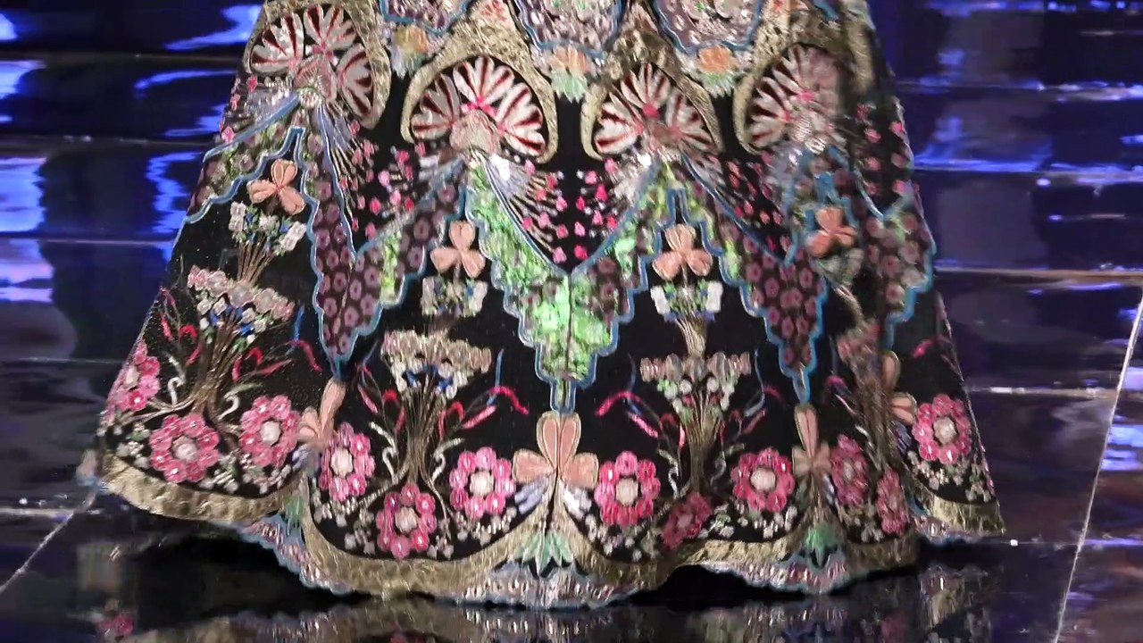 Tara Sutaria ने Lakme Fashion Week 2022 में आयशा राव के लिए रैंप वॉक किया
