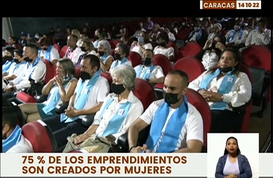 150 emprendedores reciben título en el Primer Diplomado en Emprendimiento Comunitario de la UNES