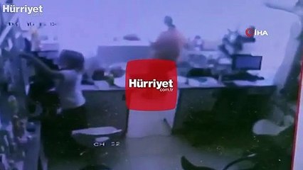 Lüks otomobil eczaneye böyle daldı