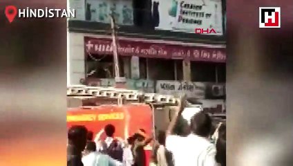 Hindistan'da eğitim merkezinde yangın 15 ölü