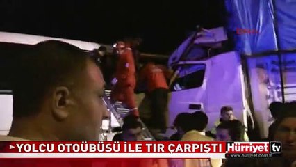 ELAZIĞ'DA YOLCU OTOÜBÜSÜ İLE TIR ÇARPIŞTI: 2 ÖLÜ, 35 YARALI