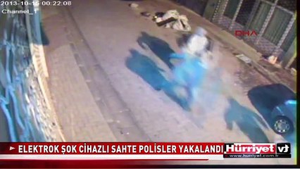 İSTANBUL'DA ZİNCİRLİ, ELEKTROK ŞOK CİHAZLI SAHTE POLİSLERE GÖZALTI