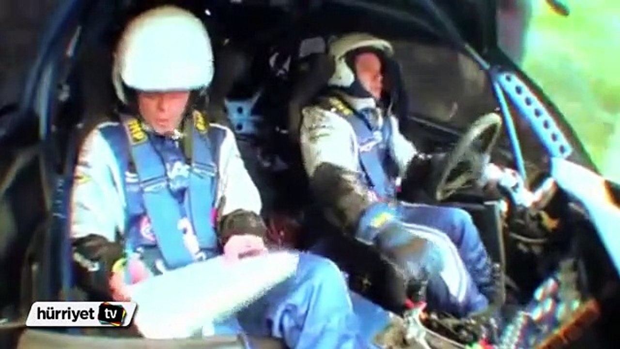 Takla atan arabasını eliyle düzeltti